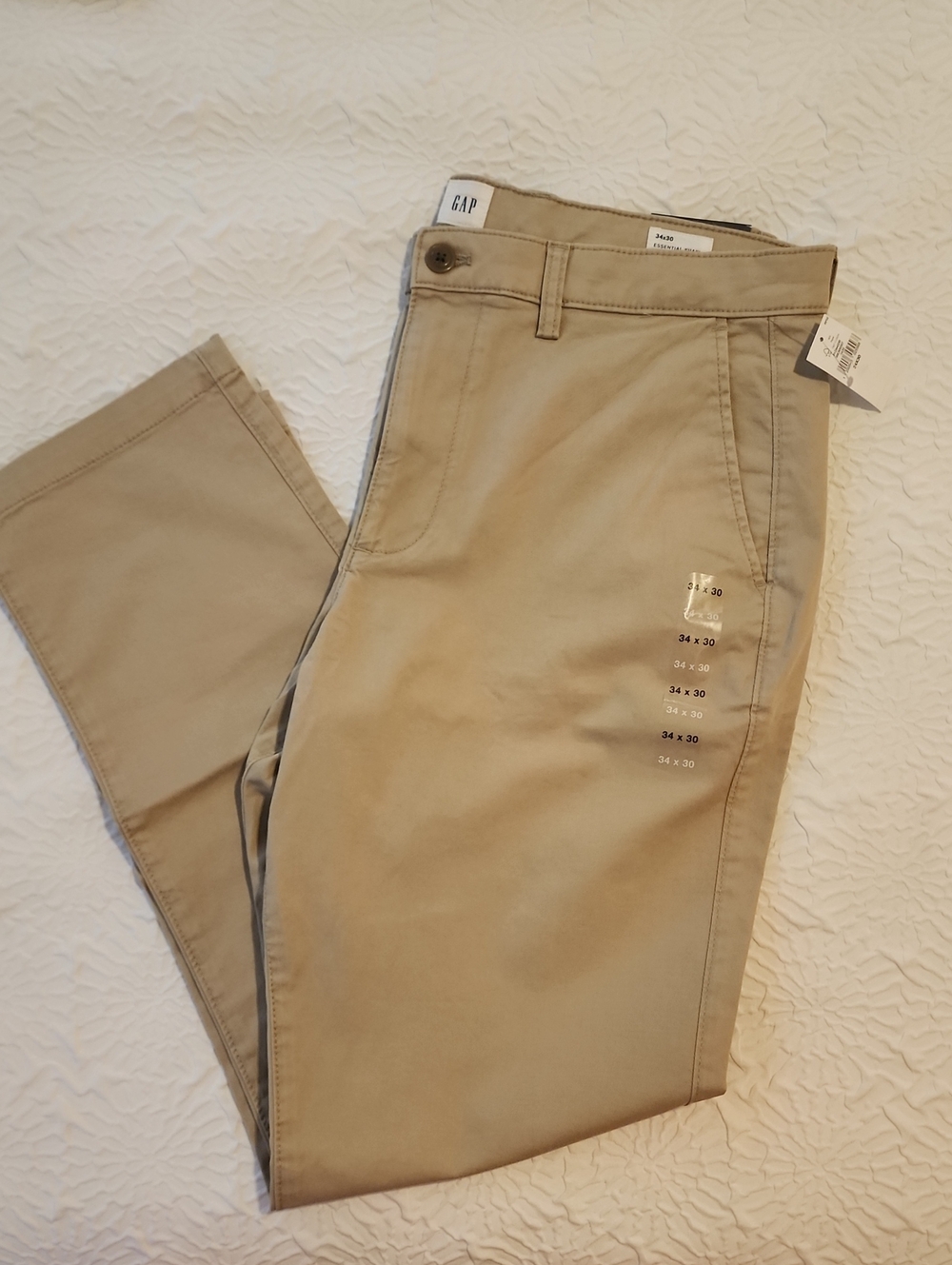 NWT; GAP Men's Chino Pants in Khaki Tan